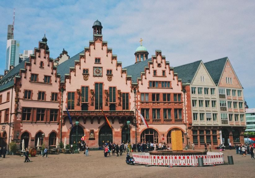 Frankfurt property investor invests in Munich's "White Quarter"