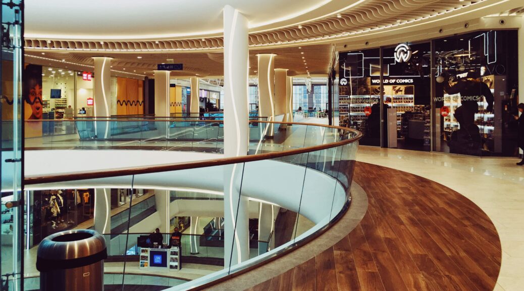 German SFO invests in shopping mall